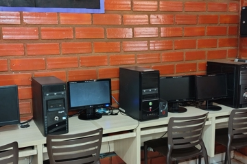 Manutenção de Computadores da escola + manutenção de notebooks de professores - Escola Crispim Marques(Rural)