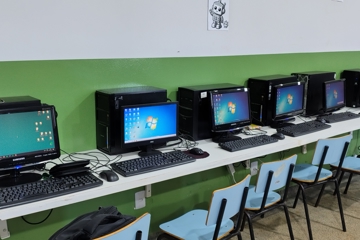Manutenção dos Computadores da escola - escola municipal Geraldo Napoleão