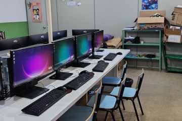 Manutenção dos Computadores da escola - escola municipal Geraldo Napoleão