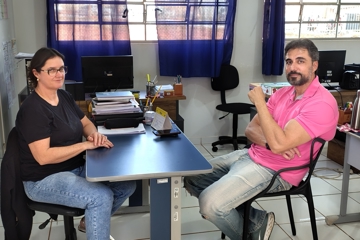 Visitas periódicas e atendimento presencial + remoto para todas as escolas